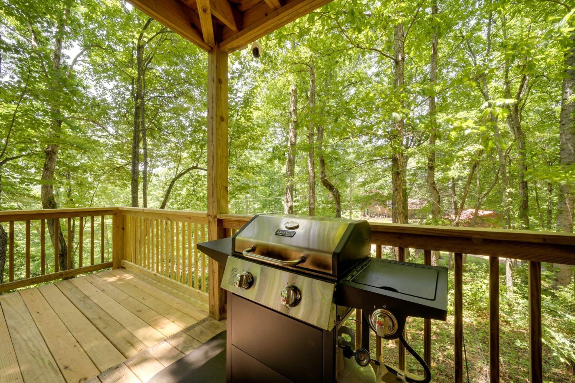 Cozy Whittier Cabin And Yard And Hot Tub, Pets Welcome Exterior foto