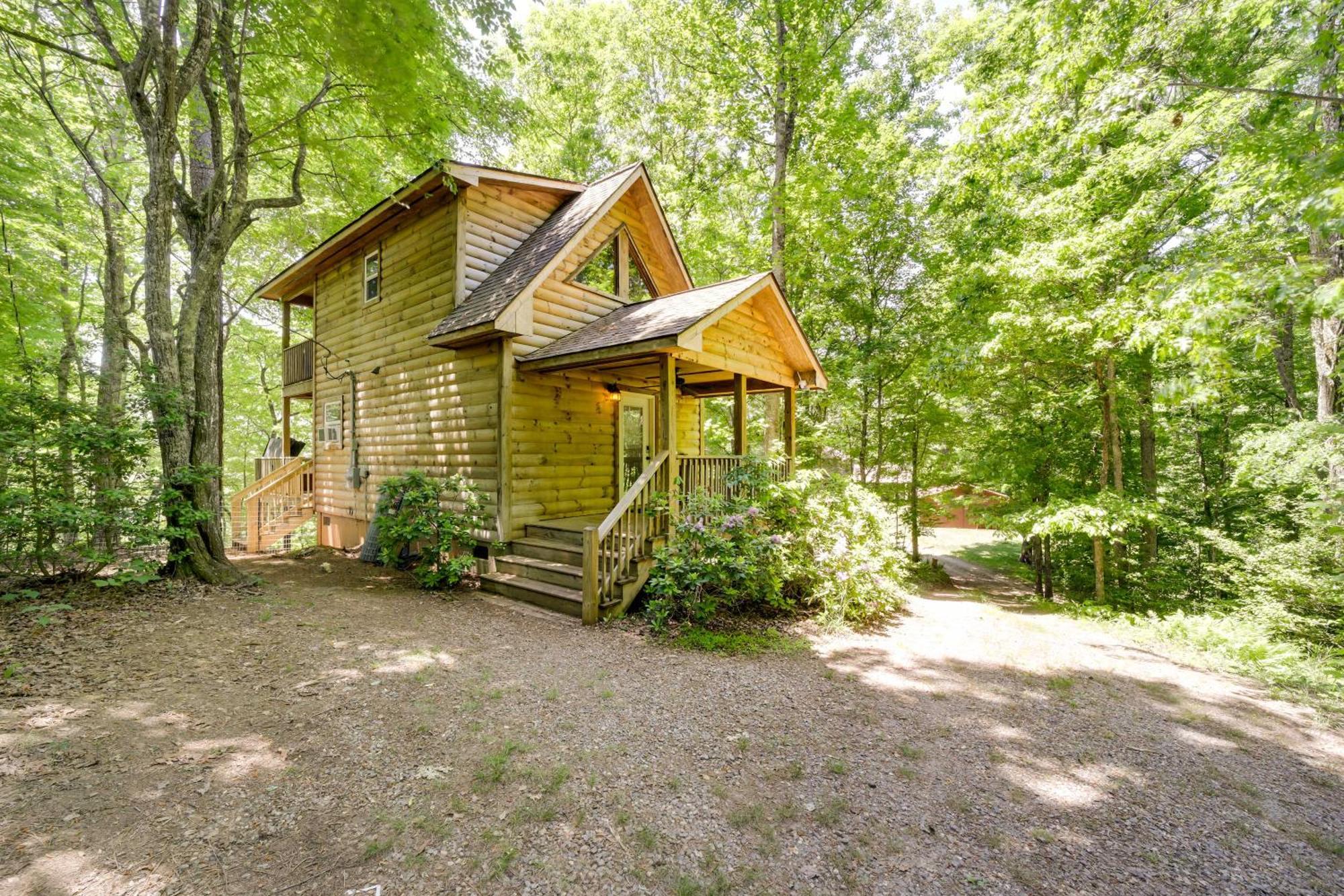 Cozy Whittier Cabin And Yard And Hot Tub, Pets Welcome Exterior foto